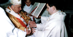In festa per i 25 anni di sacerdozio di don Giulio Madeddu In festa per i 25 anni di sacerdozio di don Giulio Madeddu