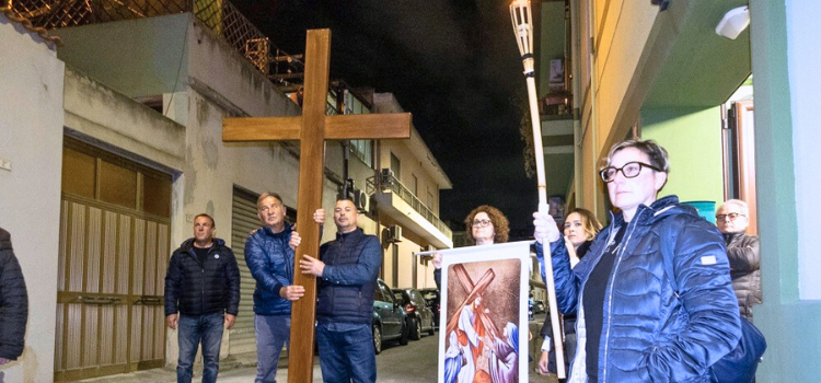 Via Crucis per le strade della parrocchia 2025 Via Crucis per le strade della parrocchia 2025